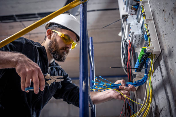 Best Affordable Emergency Electrician  in East Dubuque, IL