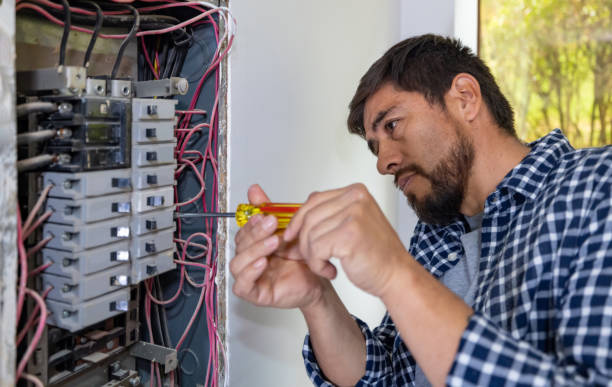 Best Electrical Contractors for Businesses  in East Dubuque, IL
